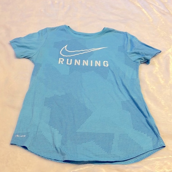 Nike Tops - Nike Dri-Fit short sleeve athletic tee